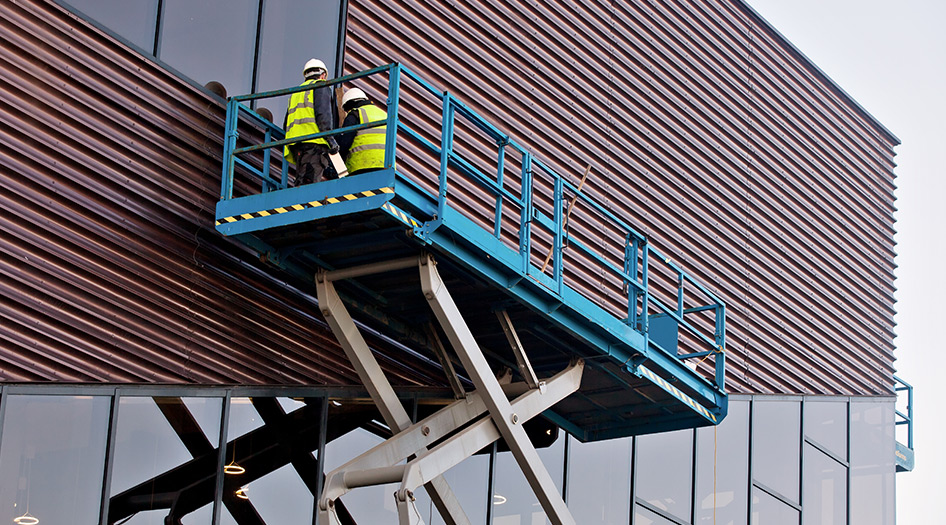 What Factors Affect the Cost of Renting Scissor Lifts in Dubai?