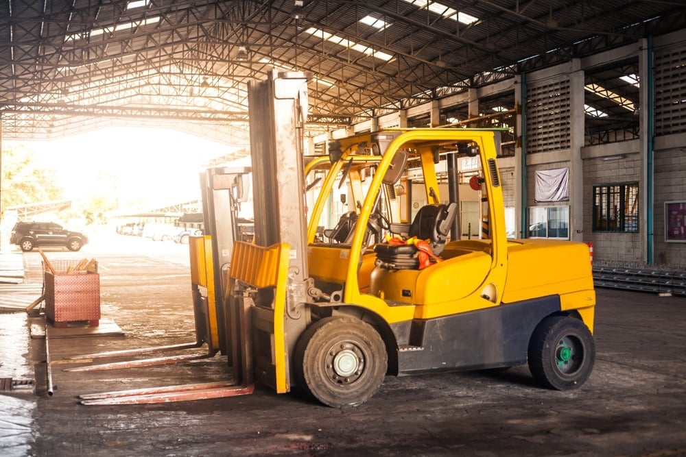 Why Manual Forklift Are Ideal for Light-Duty Material Handling