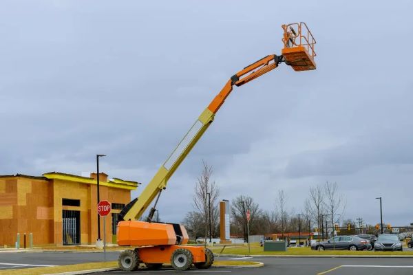 Top Benefits of Using a Cherry Picker Lift in Construction Projects