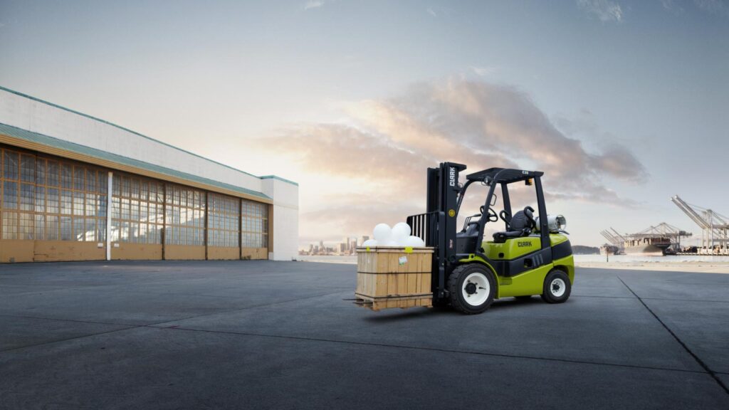 Why Cherry Picker Rental Dubai Is the Smart Choice for Contractors